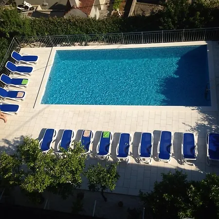 Bavaria Trogir דונג'י סגט
