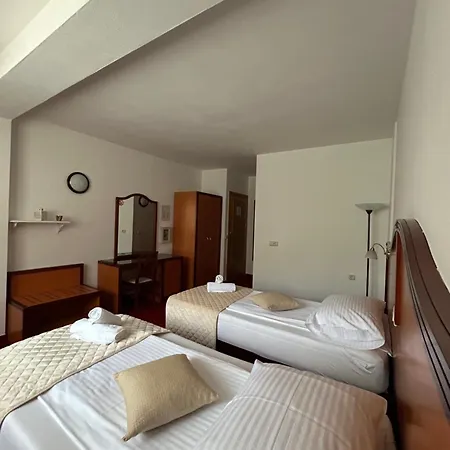 Bavaria Trogir 3* Seget Donji