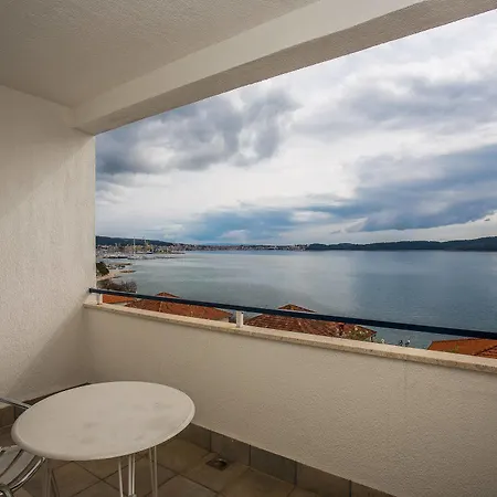 Hotel Bavaria Trogir 3*