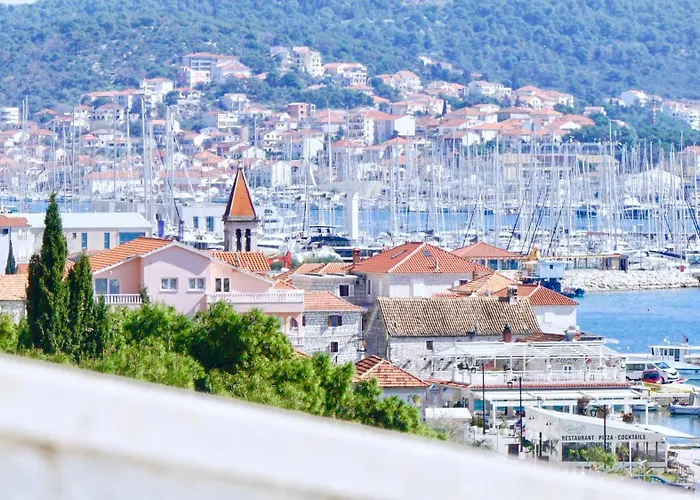 Villa Bavaria Trogir Szálloda