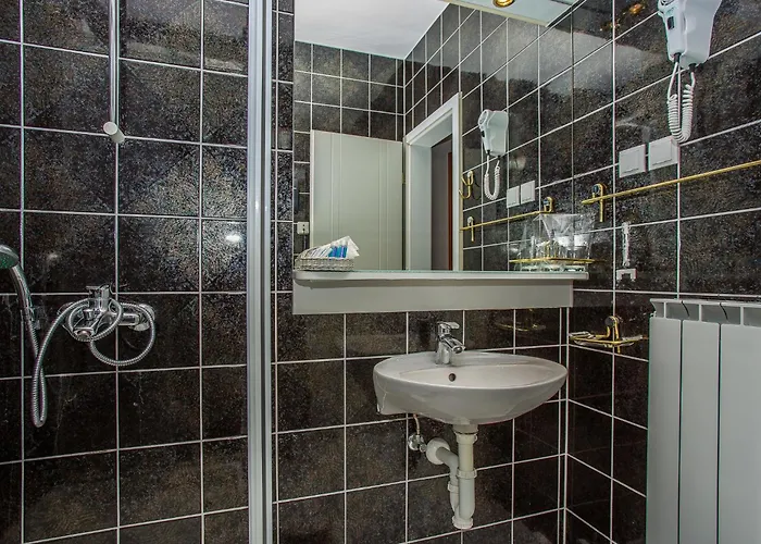 Szálloda Villa Bavaria Trogir Donji Seget