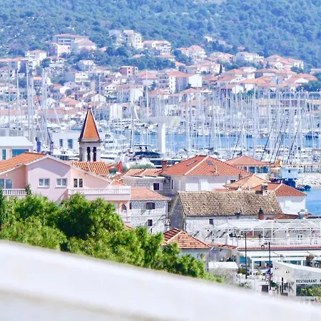 Villa Bavaria Trogir Szálloda