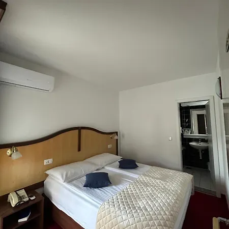 Bavaria Trogir Hotel 3*