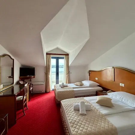 Bavaria Trogir 3* Donji Seget