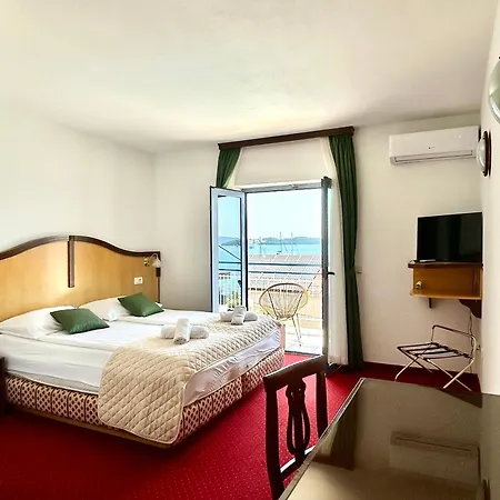 Готель Bavaria Trogir