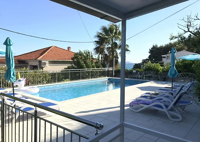 Szálloda Villa Bavaria Trogir 3*