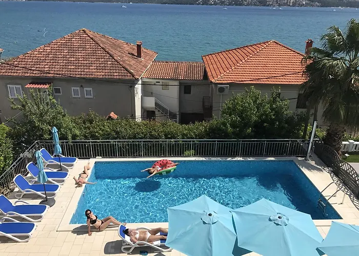Villa Bavaria Trogir Szálloda Donji Seget