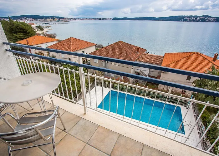 Szálloda Villa Bavaria Trogir Donji Seget